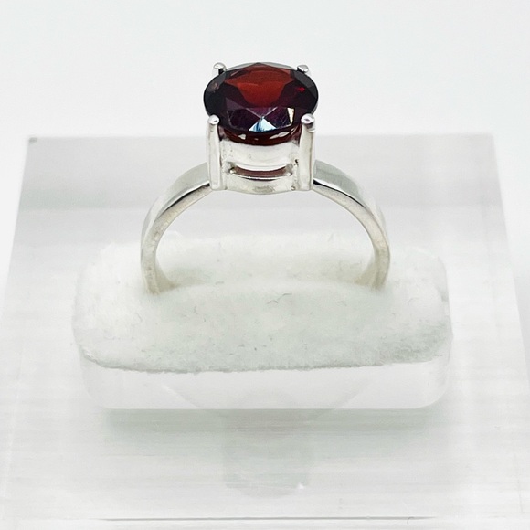1.25 CT Natural Garnet Round Brilliant Solitaire Sterling Silver Ring - Picture 1 of 4